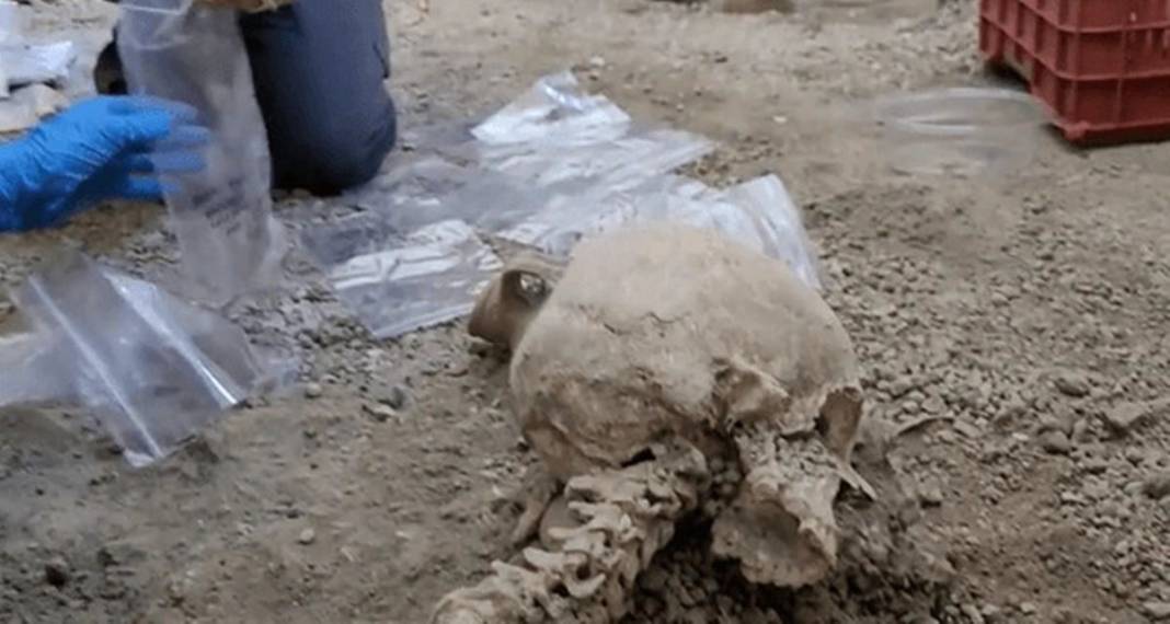 Gördükleri manzara sonrası kusarak dışarı kaçtılar! 2000 yıllık binanın içerisine giren arkeologlar hayatının şokunu yaşadı 7